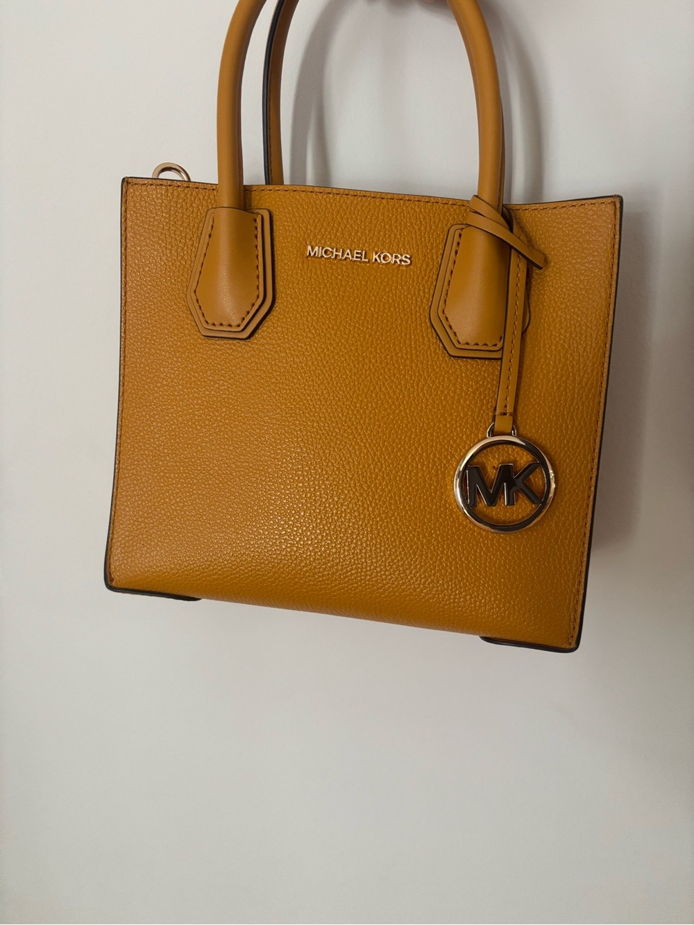 Michael Kors Mercer medium pebbled leather messenger with detachable strap